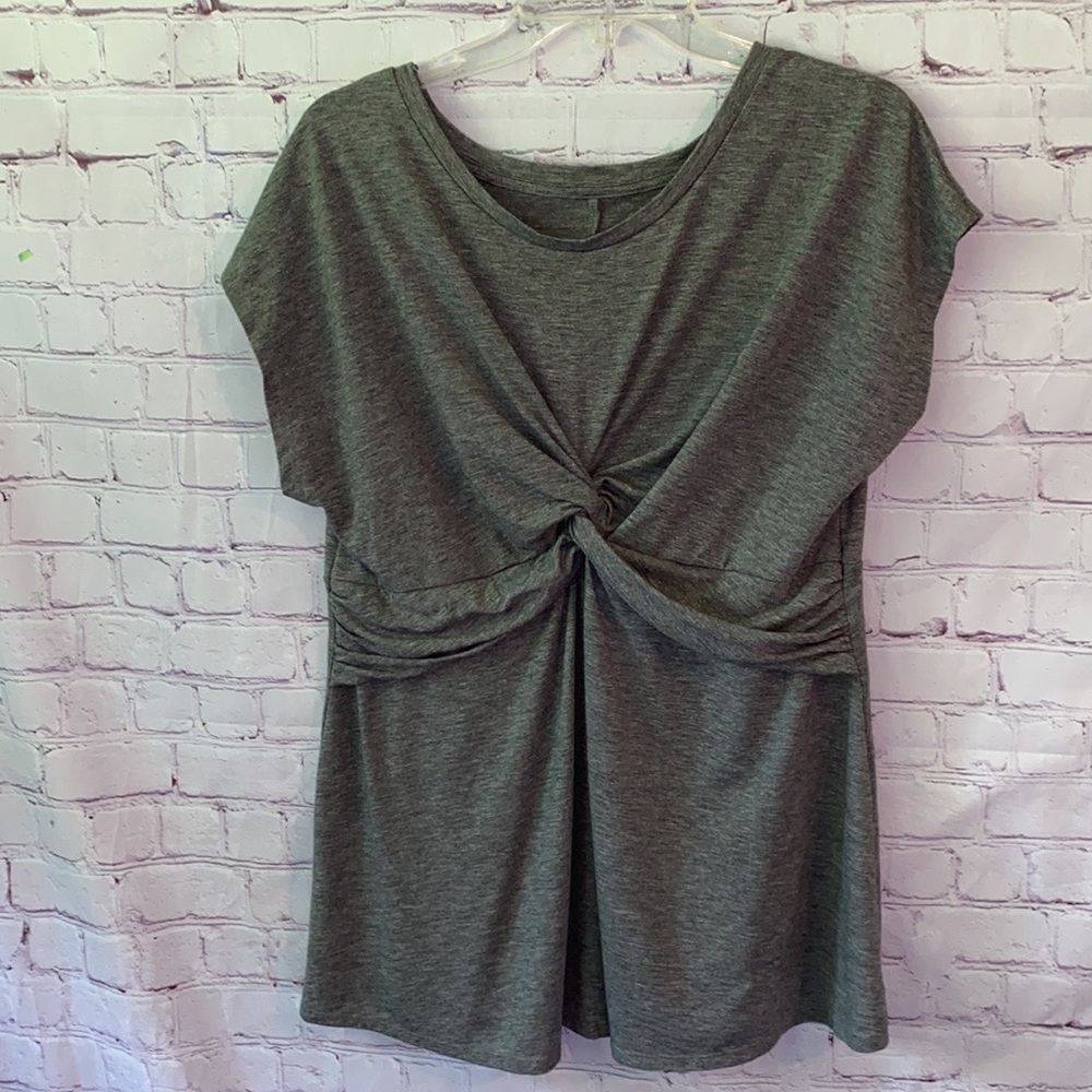 🌸 Isabel Maternity Twist Top Size M